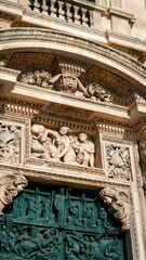 Obraz premium Intricate Marble Detail of the Milan Cathedral Facade