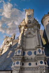 Obraz premium The Chateau de Chambord, in the Centre-Val de Loire region, is one of the most recognizable châteaus in the world due to its French Renaissance architecture.