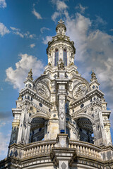 Fototapeta premium The Chateau de Chambord, in the Centre-Val de Loire region, is one of the most recognizable châteaus in the world due to its French Renaissance architecture.