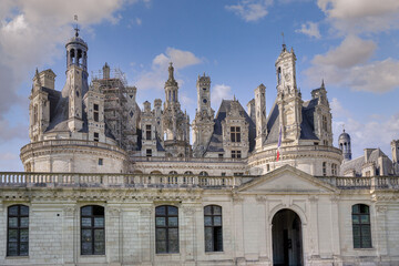 Fototapeta premium The Chateau de Chambord, in the Centre-Val de Loire region, is one of the most recognizable châteaus in the world due to its French Renaissance architecture.