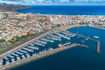 Obraz premium Drone Panorama of the Luxury Boat Harbor and Nautical Infrastructure in Las Palmas, Canary Islands