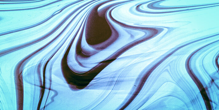Vibrant Handmade Canvas Featuring Abstract Liquid Craft