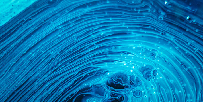 Decorative Fluid Design in Fluorescent Acrylic Waves
