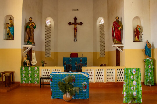 &Eacute;glise de l'&icirc;le de Carabane vue interne