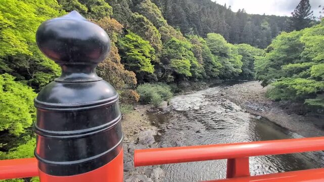擬宝珠（ぎぼし）と山川、日本の風景のショート動画　日本、和風、参拝イメージの背景素材