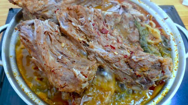 한국,음식,감자탕,뼈다귀해장국,돼지고기,Korea, food, gamjatang, bone broth, hangover soup, pork