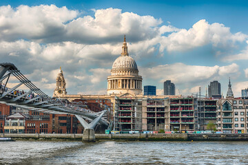 Fototapeta premium View of River Thames and Millennium Bridge, London, England, UK
