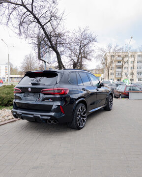  black BMW X5 M Competition