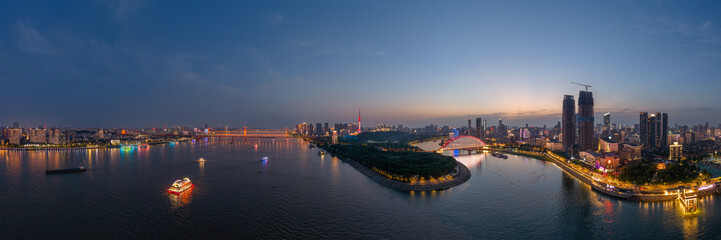Fototapeta premium Night view of Wuhan, Hubei, China's city skyline and landmarks