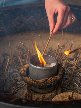 Single Hand Lighting Incense Vertical Japanese Shrine Burner