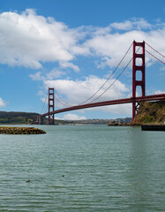 Fototapeta premium Golden Gate Bridge in San Francisco on a Sunny Afternoon