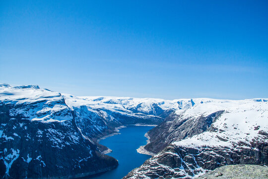 Panoramablick von Trolltunga &uuml;ber Ringedalsvatnet