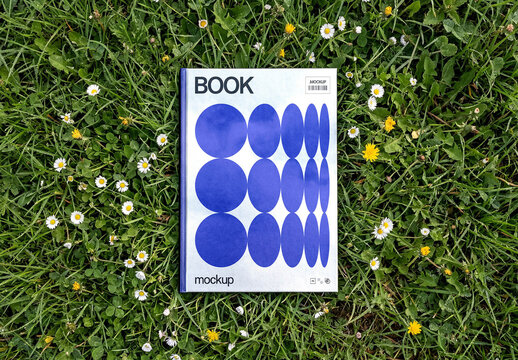 Close Book Mockup &ndash; Outdoor Branding Stationery Presentation (PSD)