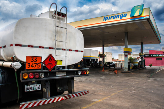 Mar&iacute;lia, SP, Brazil. November 13, 2022. Fuel tanker truck  flammable ethanol and gasoline mixture at an Ipiranga gas station in Mar&iacute;lia. ure