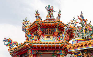Fototapeta premium Longfeng Temple in Taitung, Taiwan. Traditional architecture. Detailed decorative sculptures.