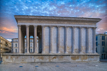 Obraz premium Nimes in France, the Maison carrée, antique roman temple in the historical center 