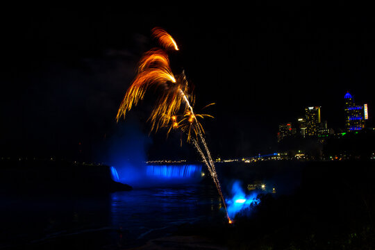 Niagara Falls at night