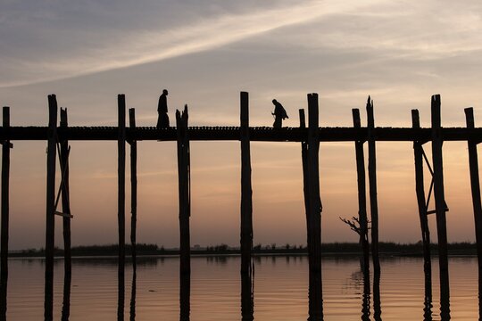U Bein Bridge in the evening light, near Mandalay, Myanmar