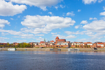 Dziedzictwo kulturowe - panorama Torunia wiosną, Toruń, Polska, Cultural heritage - panorama of Toruń in spring, Poland © 123108 Aneta