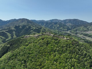 Fototapeta premium 兵庫県 竹田城跡から見る風景