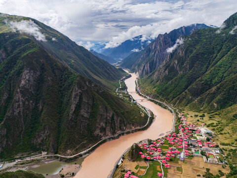 Sichuan Tibet Border
Jinsha River Bordering Tibet, Gangtuocun, Sichuan Province, Kham Tibet,