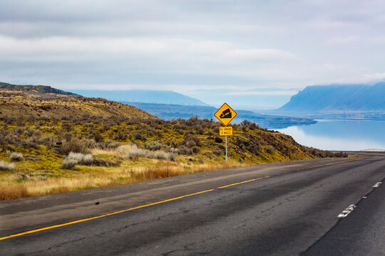 Steep grade truck sign above the Columbia River in Vantage, Interstate 90