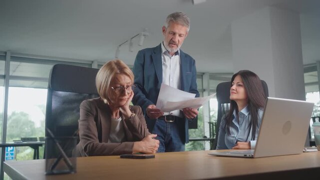 Male ai startup founder upset with his team&rsquo;s poor results in a modern tech office