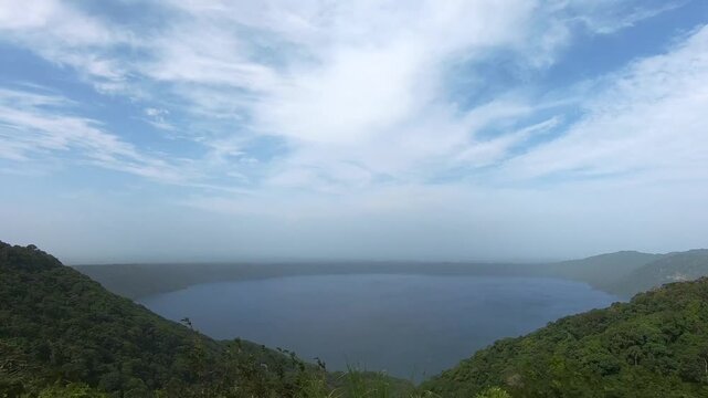 Laguna de Apoyo is an impressive natural reserve, located in the caldera of an extinct volcano with a diameter of 7 kilometers and great depth in Nicaragua.