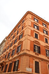 Fototapeta premium Classic Roman Corner Building in Warm Light