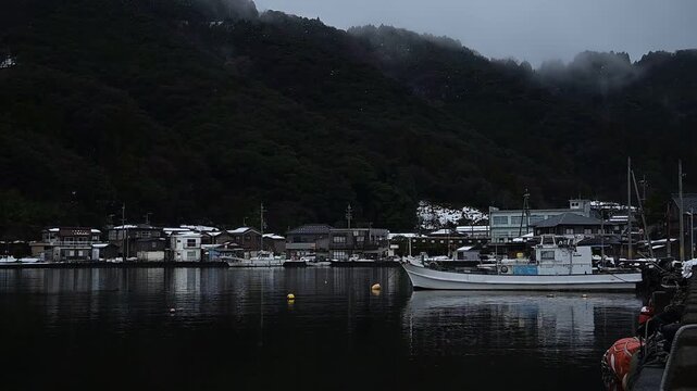雪の残る冬の久々子湖 （福井県三方郡美浜町, 2026年2月）