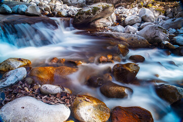 waterfall in autumn © 浩 常