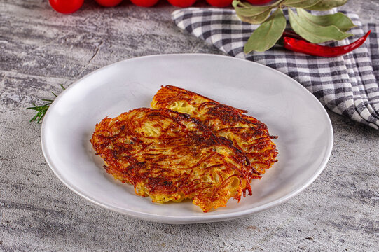Fried crispy golden potato draniki
