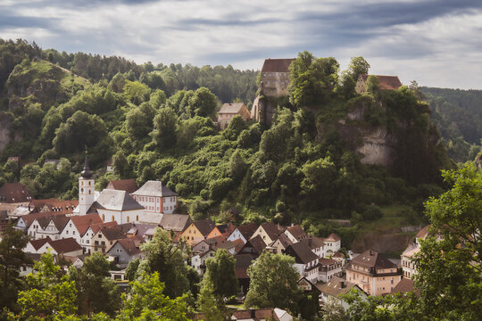 A glimpse of the so-called &lsquo;rock town&rsquo; of Pottenstein in Franconian Switzerland, Upper Franconia