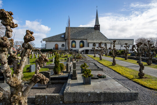 V&aring;r Frelsers Gravlund Cemetery in Haugesund, Norway