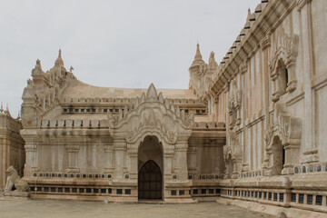 Fototapeta premium Ancient courtyard and architectural details of Ananda Temple in Bagan, Myanmar.
