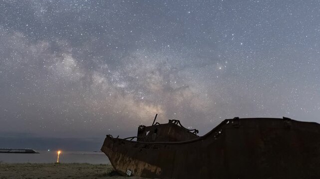 [TiltUp] Kesennuma City Starscape Timelapse, Bay Area Scenery and Milky Way, Night, Japan