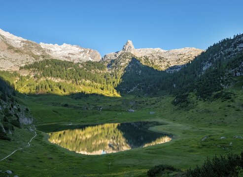 Lake Funtensee with Schottmalhorn, Steinernes Meer, Berchtesgaden National Park, Bavaria, Germany