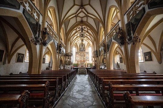 Interior view of the Heiligenblut parish church of St Vincent, Hof, Heiligenblut am Gro&szlig;glockner, Carinthia, Austria