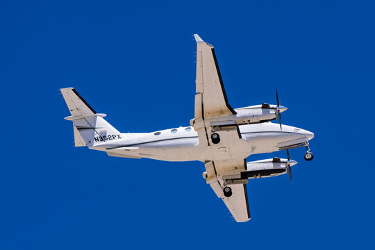 Sunport International Airport 5-7-2026 Albuquerque, NM USAAdvance Air Beechcraft Super King Air 350 N352PX arrival into Albuquerque Sunport international airport
