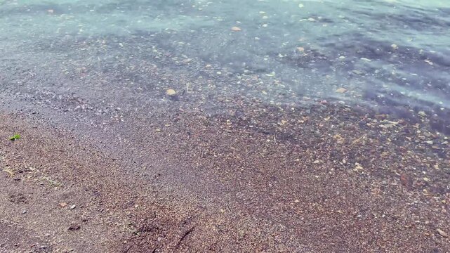 【風景】穏やかな湖水のさざ波｜Gentle Ripples on the Peaceful Lake