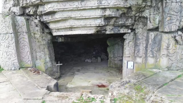 Batterie de Cricquebec : vestiges du Mur de l'Atlantique en Normandie, drone 4K