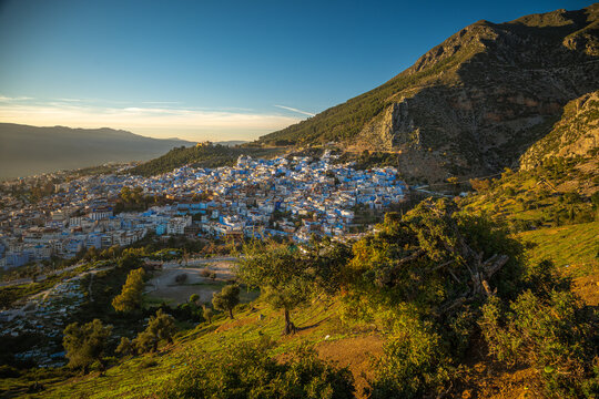 Blick auf Chefchaouen im Sonnenuntergang
