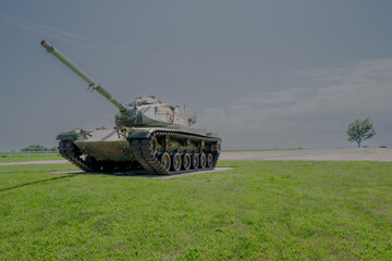 Naklejka premium Display Army tank in field