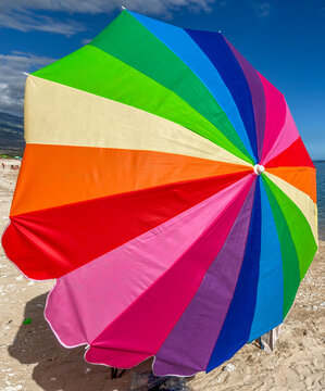 Parasol couleur arc-en-ciel 