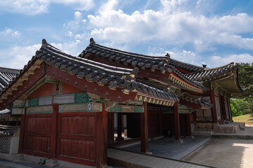 Fototapeta premium 창경궁 전각의 지붕과 기와- 종로구, 서울 대한민국