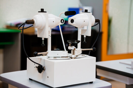 White Optometry Phoropter Refraction Instrument Eye Exam Medical Device Clinic Healthcare Vision Testing Equipment Ophthalmology