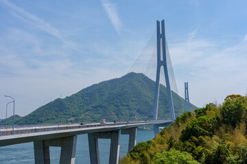 しまなみ海道の多々羅大橋 瀬戸内海を跨ぐ美しい斜張橋 © ibuki