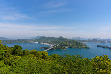 カレイ山展望公園から望む伯方・大島大橋と瀬戸内海の絶景風景 © ibuki