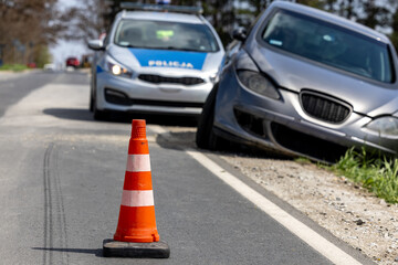 Wypadek radiowozu policyjnego pościg za sprawcą. © FotoDax