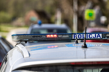 Wypadek radiowozu policyjnego pościg za sprawcą. © FotoDax